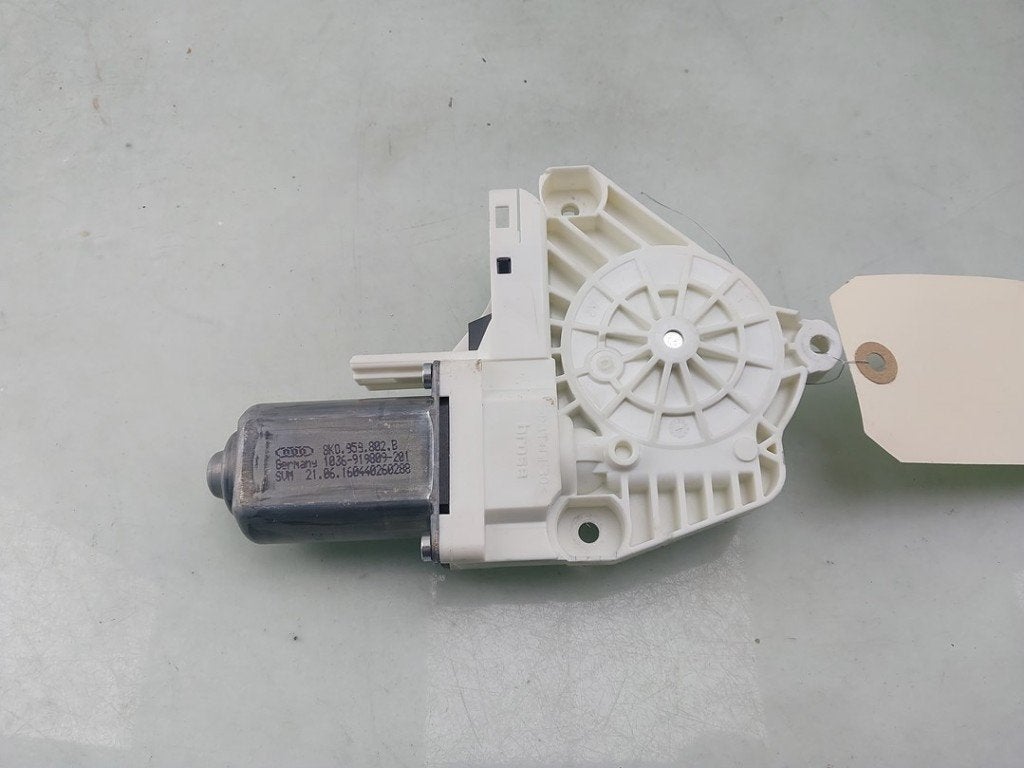 MOTEUR LEVE VITRE ELECTRIQUE Porsche Cayenne II (92A), Auto-Union-Straße  1,
85057  Ingolstadt, DE, Utilisé, Audi AG, Info@audi.de
