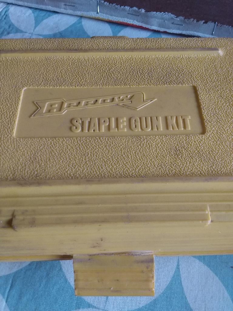 Agrafeuse  gum kit, Métal, Enlèvement, Utilisé, Outillage ou Accessoires