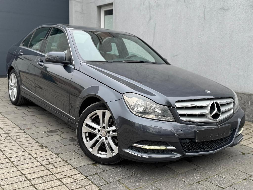 LA MERCEDES CLASSE C 2014 AVEC 116 000 KM DE BERLINE BERLINE, Autos, Cuir, Achat, Beige, Entreprise