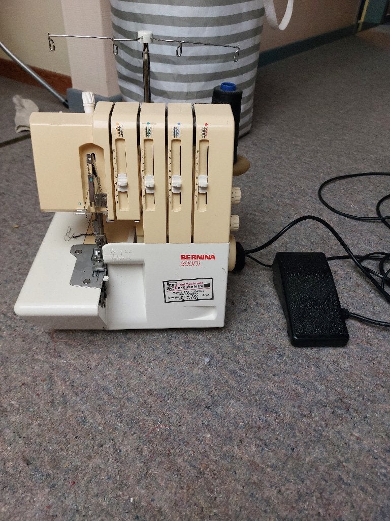 Surjet Bernina 800DL, Hobby & Loisirs créatifs, Enlèvement, Utilisé, Surjeteuse, Bernina