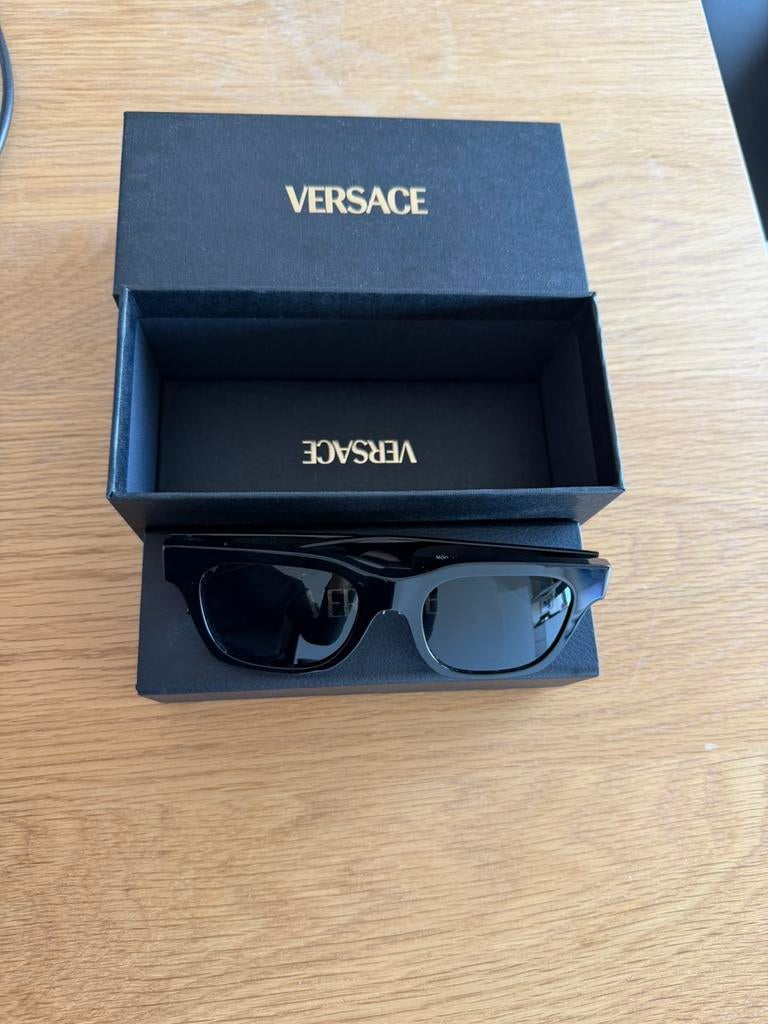 Versace Zonnebril, Ophalen, Zo goed als nieuw