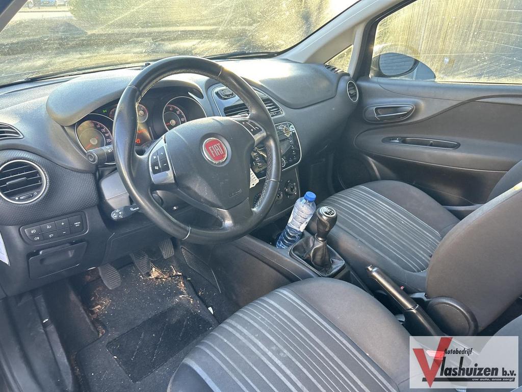 Fiat Punto Evo 1.3 M-Jet Mylife | Airco | Cruise | Trekhaak, Auto's, Fiat, Zwart, Zwart, Bedrijf, Te koop