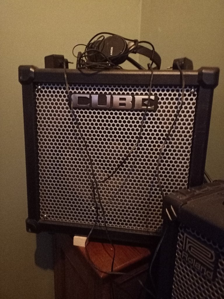 Roland Cube 80 GX, Muziek en Instrumenten, Versterkers | Bas en Gitaar, Ophalen, Zo goed als nieuw, Basgitaar, 50 tot 100 watt