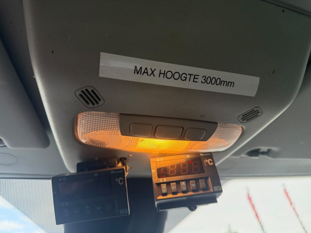 Ford Transit (Stock ID 15443) — 24