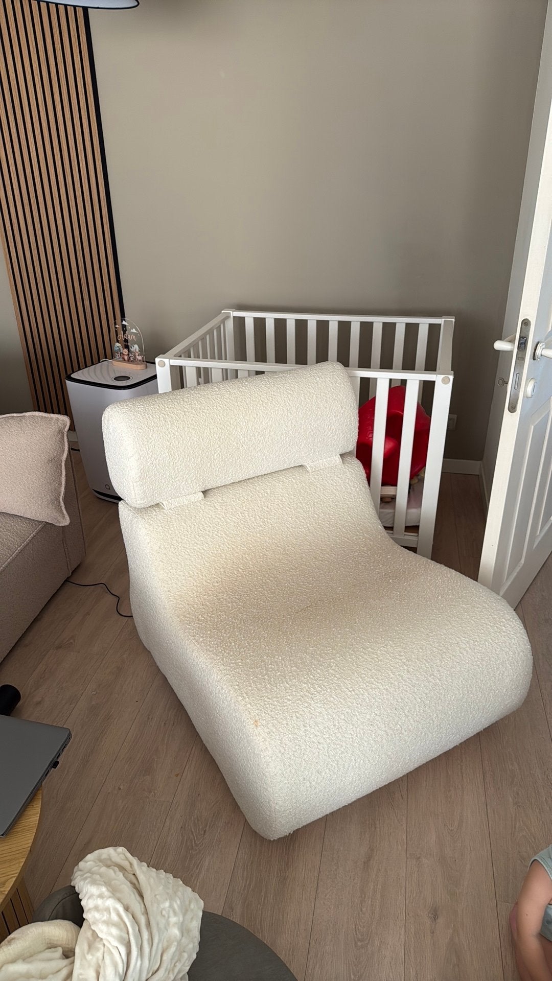 Club fauteuil van Kave Home, Huis en Inrichting, Ophalen, Zo goed als nieuw, Stof