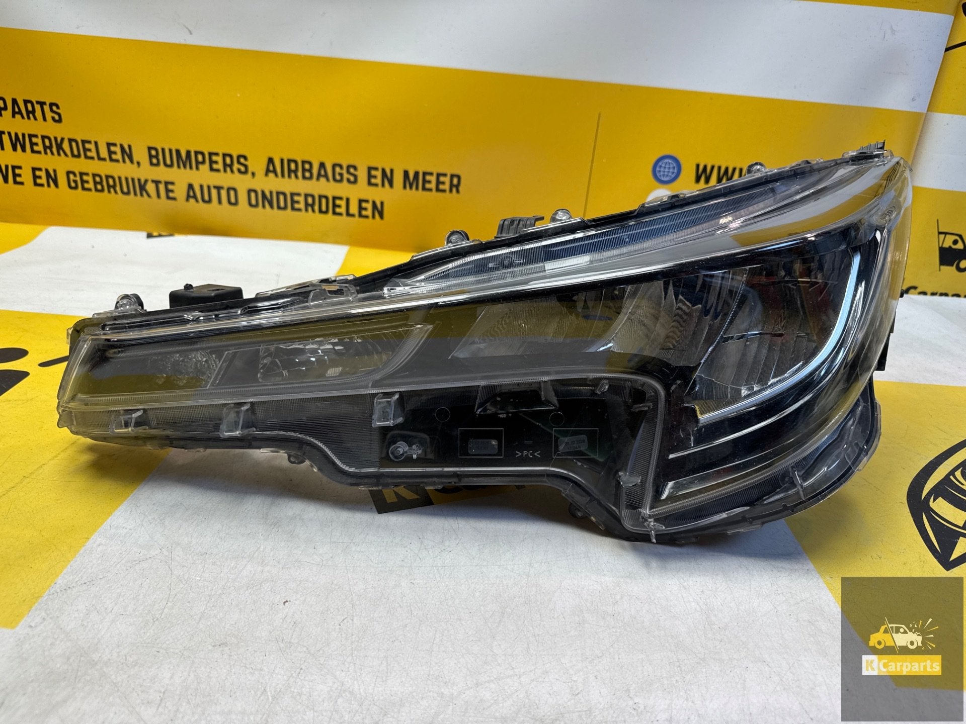 Koplamp Toyota Corolla E210 Links Led 90154118 Origineel, Auto-onderdelen, Info@fabrikant.eu, Fabrikantstraat 1
1000 AA  Amsterdam, NL