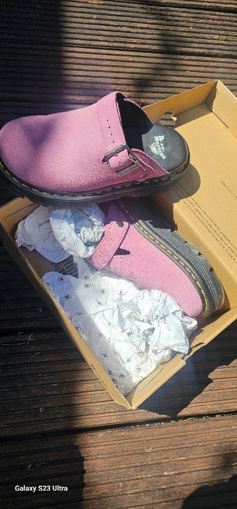 Dr Martens 37, Dr Martens, Enlèvement