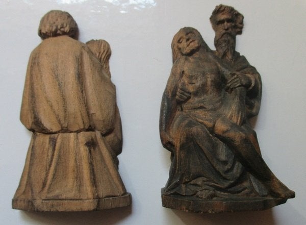 ancienne figurine de crucifix en bois sculptée à la main, Antiquités & Art, Envoi