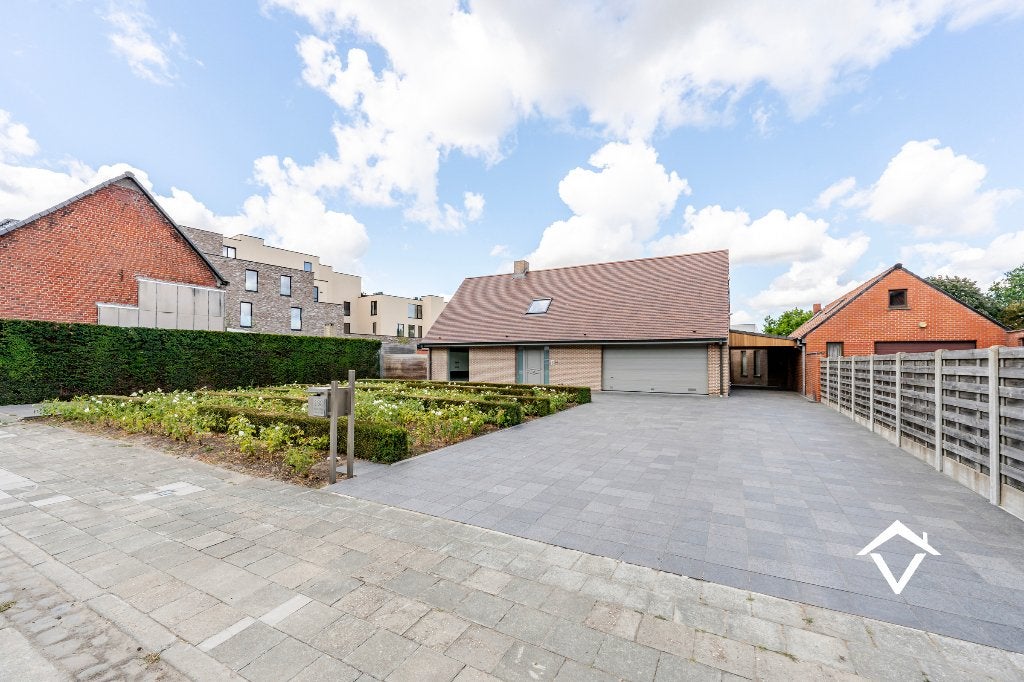 Alleenstaande woning met polyvalent bijgebouw te Zedelgem, Province de Flandre-Occidentale, Zedelgem, 1000 à 1500 m², 237 m²