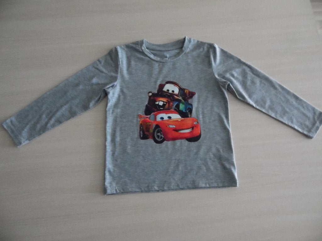 NIEUW T-SHIRT MET LANGE MOUWEN VAN DISNEY CARS, Kinderen en Baby's, Kinderkleding | Maat 104, Nieuw, Jongen, Shirt of Longsleeve