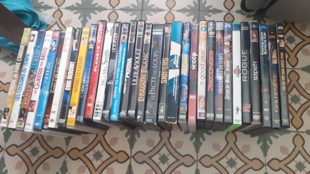 LOT DE  PLUS DE 300 DVD, CD & DVD, DVD | Action, Enlèvement, Utilisé, Comédie d'action