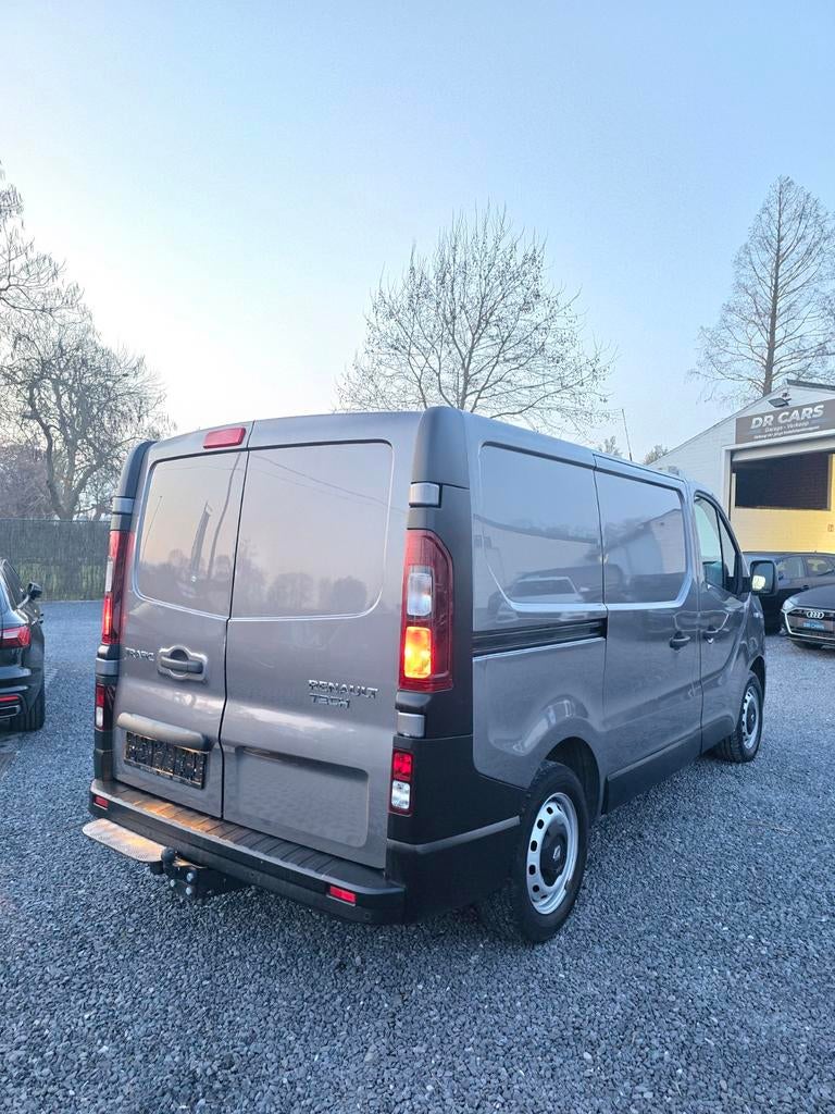 Renault trafic Comfort 3zit Lichtevracht/Airco//Pdc/Trekhaak, Auto's, Voorwielaandrijving, 4 deurs, 4 cilinders, 2000 kg