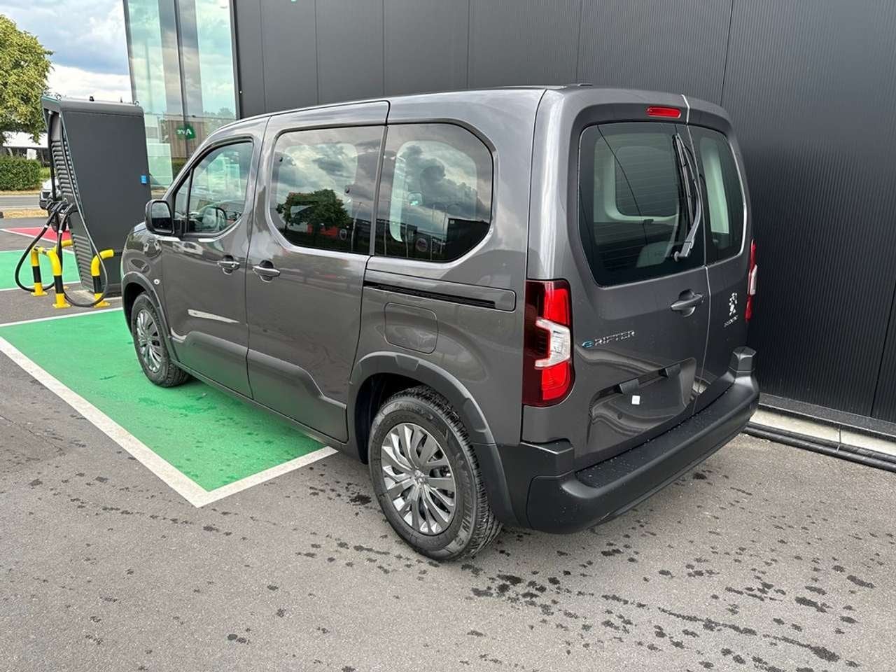 Peugeot Rifter Elektrisch *DEMO*, Autos, Peugeot, 0 kg, 0 cylindres, 5 places, Automatique