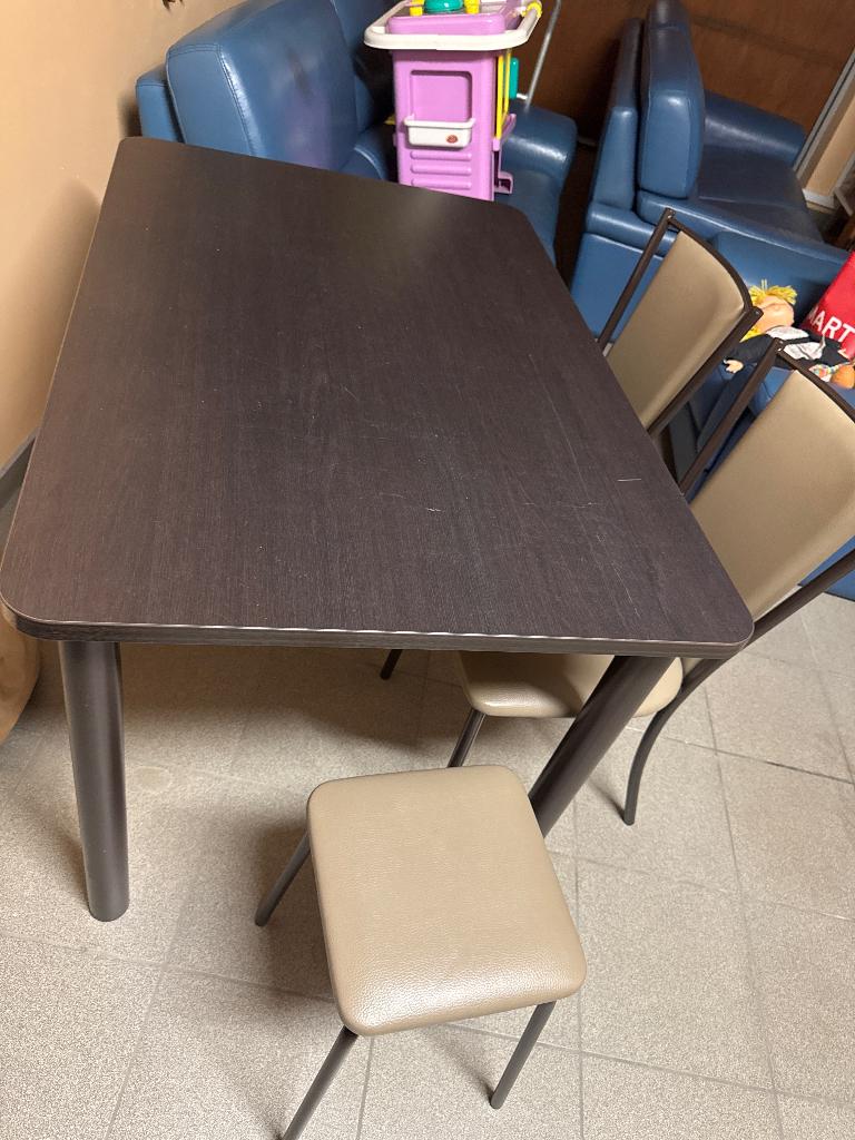 Tafel en stoelen, Huis en Inrichting, Tafels | Eettafels, Ophalen, Overige materialen, 50 tot 100 cm, 100 tot 150 cm