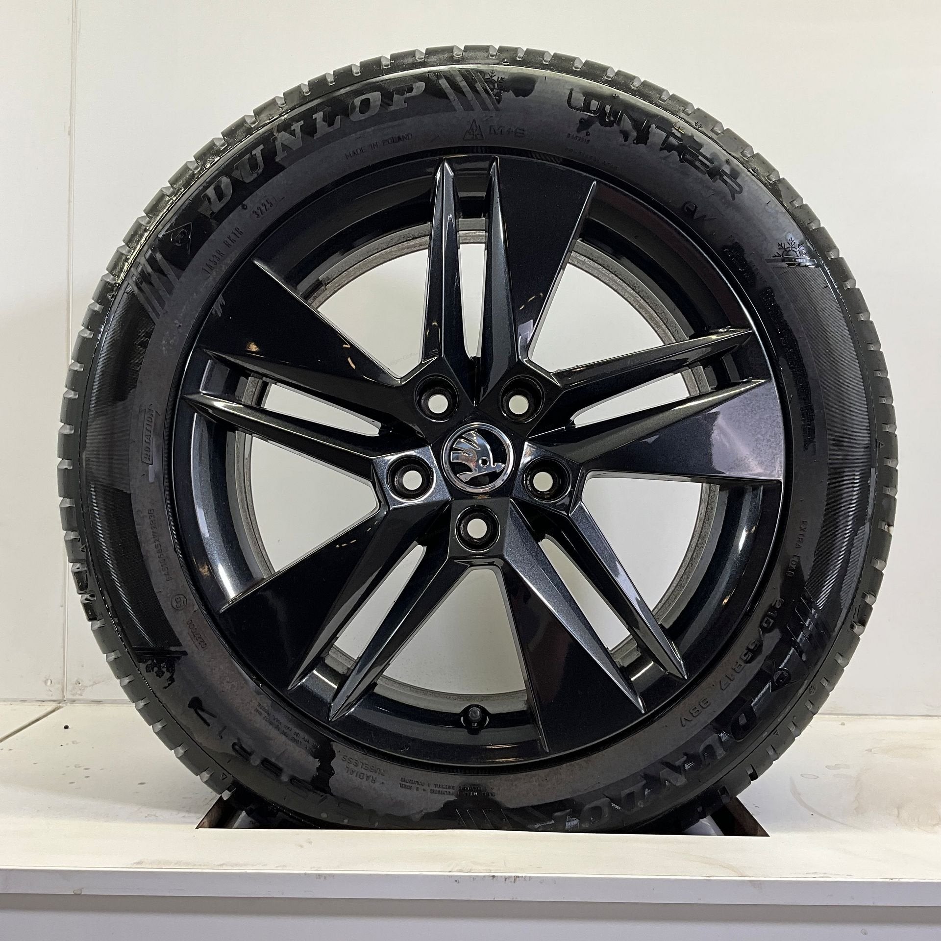 SKODA OCTAVIA MARKAB WINTERBANDEN SET 17 INCH ORIG, Auto-onderdelen, Banden en Velgen, -, -, Banden en Velgen, 17 inch