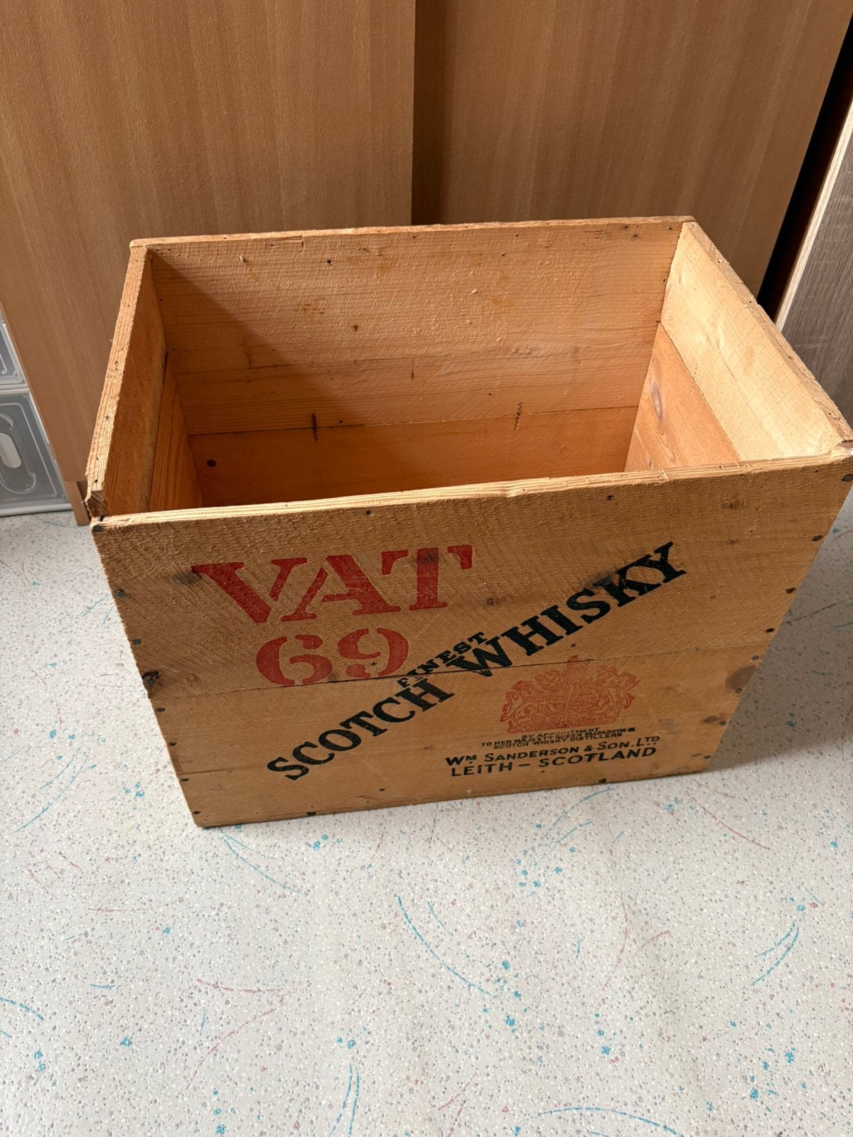 Ancienne caisse WHISKY en bois (50/33/41 cm), Antiquités & Art, Enlèvement