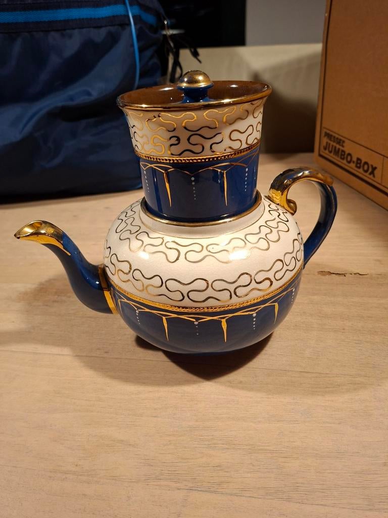 Oud Engels theepotje, Ophalen