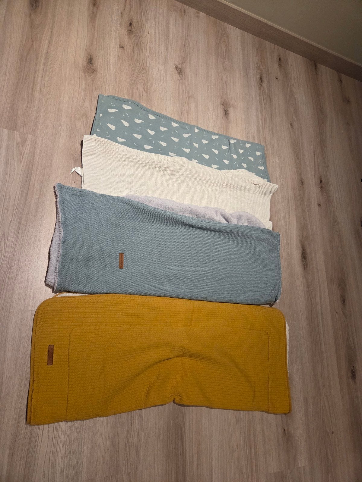 4 baby lakentjes te koop, Ophalen, Zo goed als nieuw, Overige typen