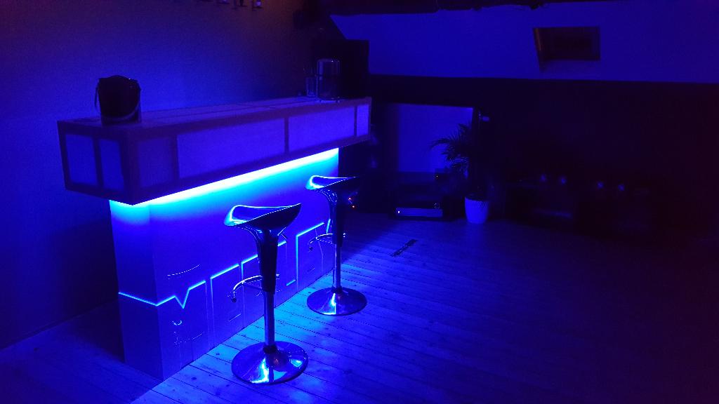 Bar, Enlèvement, Comme neuf