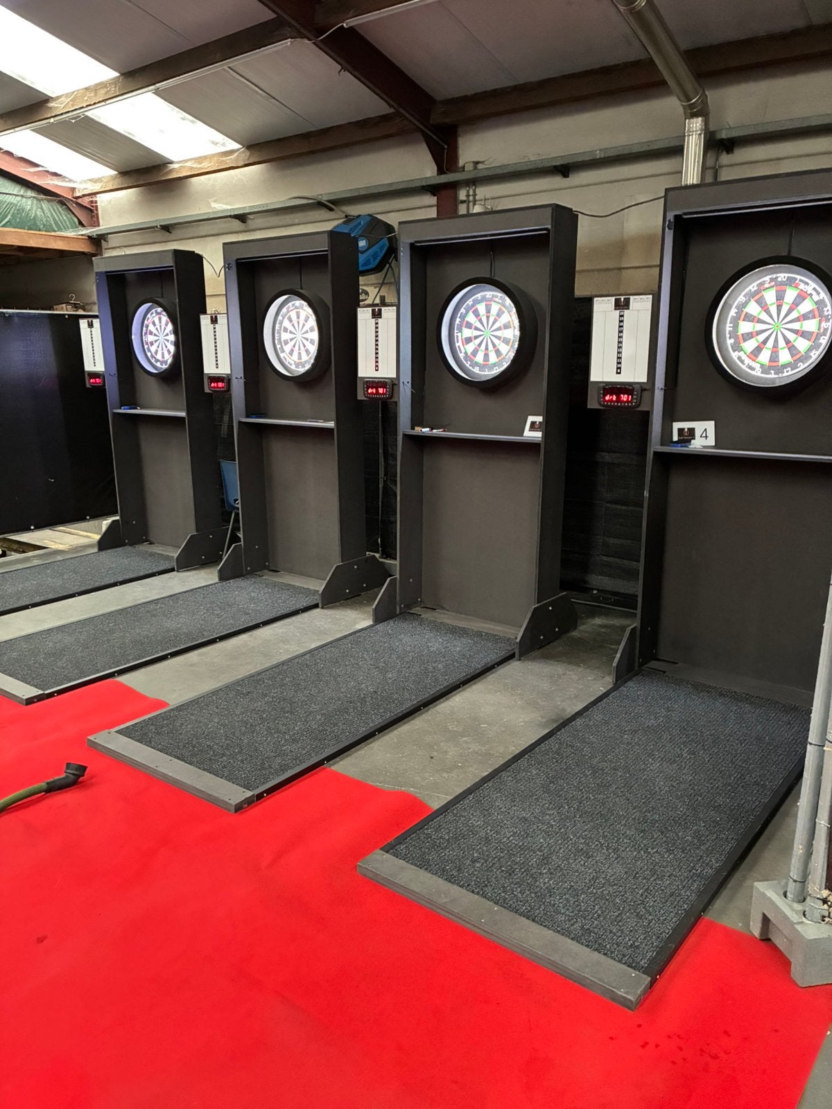 Dartsborden, Sport en Fitness, Ophalen, Zo goed als nieuw