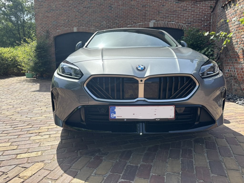 120 Hybride. M-Sport. Caméra 360. Garantie jusqu' 04/2028., Argent ou Gris, Achat, Euro 6, Entretenue par le concessionnaire