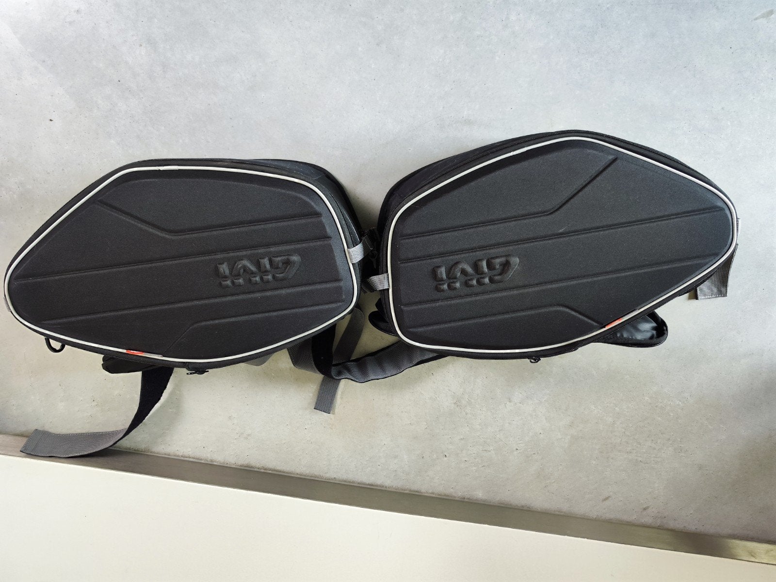 GIVI EA101B Easy Range motortassen / zijtassen – uitbreidbaa, Motoren, Ophalen, Gebruikt
