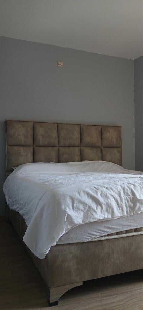 King-size bed met matras, in goede staat en goedkoop!, Huis en Inrichting, Slaapkamer | Bedden, Ophalen, Chique & elegant, Tweepersoons