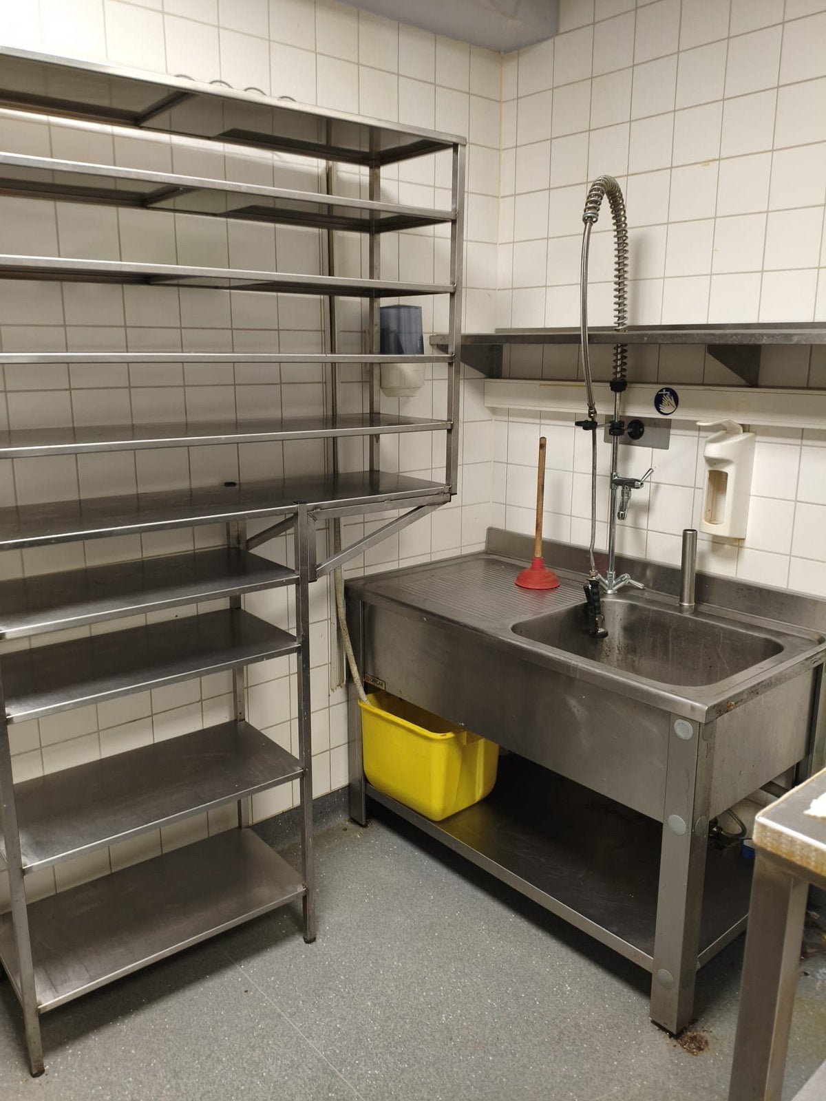 Inox spoelbak, Ophalen