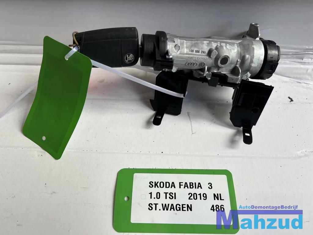 SKODA FABIA 3 Contactslot met sleutel 2014-2021, Infoline@skoda-auto.cz, Tr. Vaclava Klementa 869
293 01  Mlada Boleslav, CZ, Utilisé