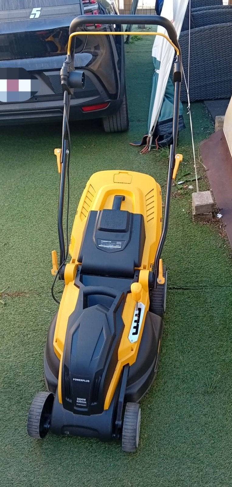 Powerplus Grasmaaier – 2000W / 42cm, Tuin en Terras, Ophalen, Elektrische grasmaaier, Zo goed als nieuw, Opvangbak