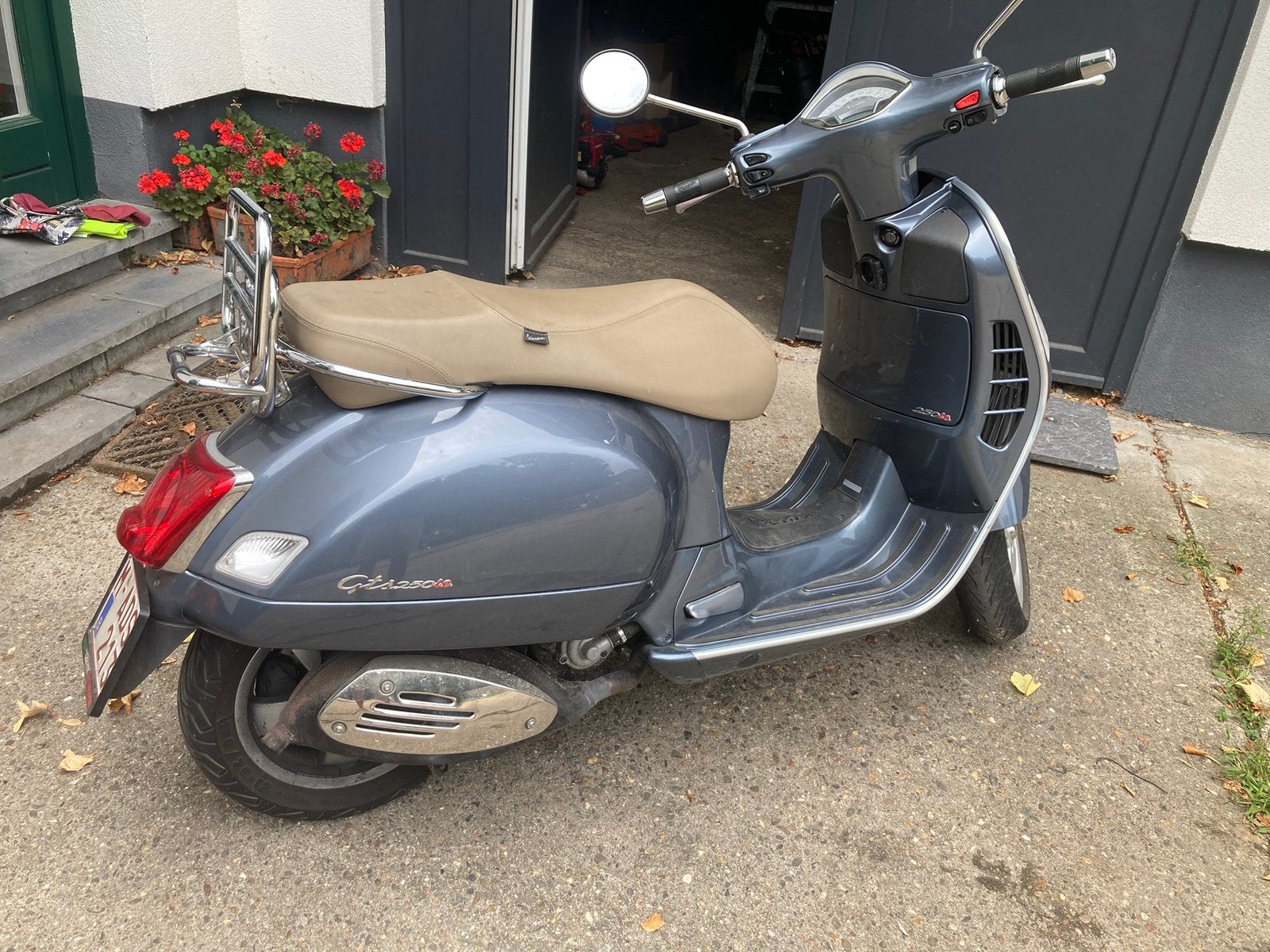 Vespa Gts 250 ie grey dolomite, Ophalen