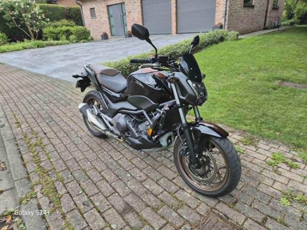 Honda NC 750 S DCT, Motos, Contrôle de traction, 2 cylindres, 749 cm³, Permis Moto A2 minimum