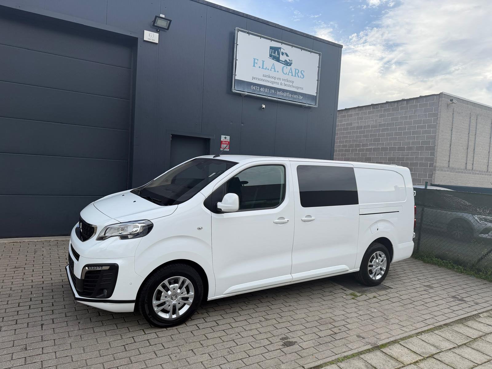 PEUGEOT EXPERT DUBBEL CABINE AUTOMAAT EURO6B AIRCO NAVI FULL, Auto's, Testrit aan huis, Stof, 4 cilinders, 2000 kg