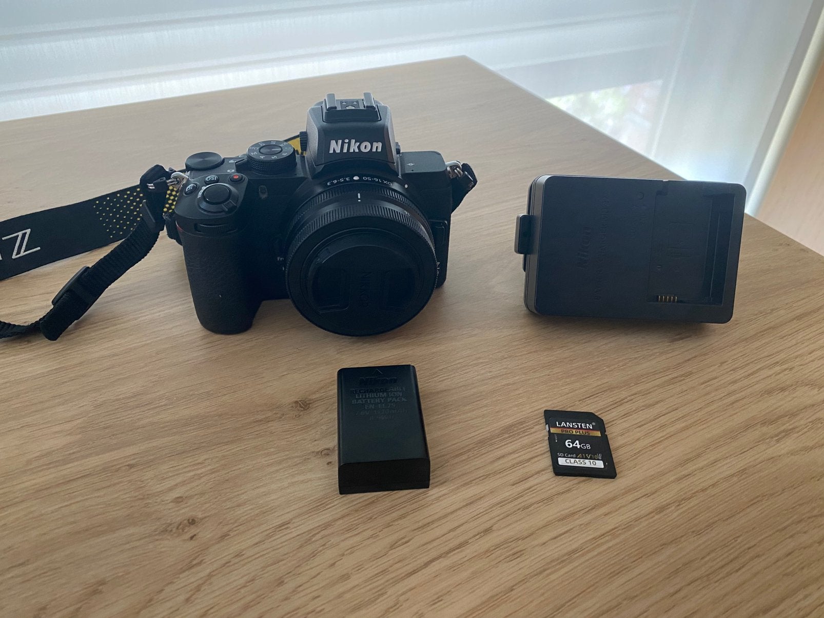 Nikon z50 + 16-50mm lens (1015 clicks), Audio, Tv en Foto, Fotocamera's Digitaal, Ophalen, Zo goed als nieuw, Nikon