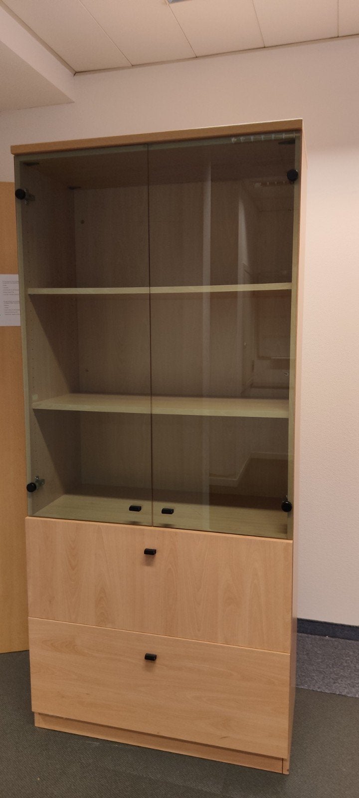 L'armoire vitrine avec tiroirs pour dossiers suspendus, Enlèvement, Avec tiroir(s)
