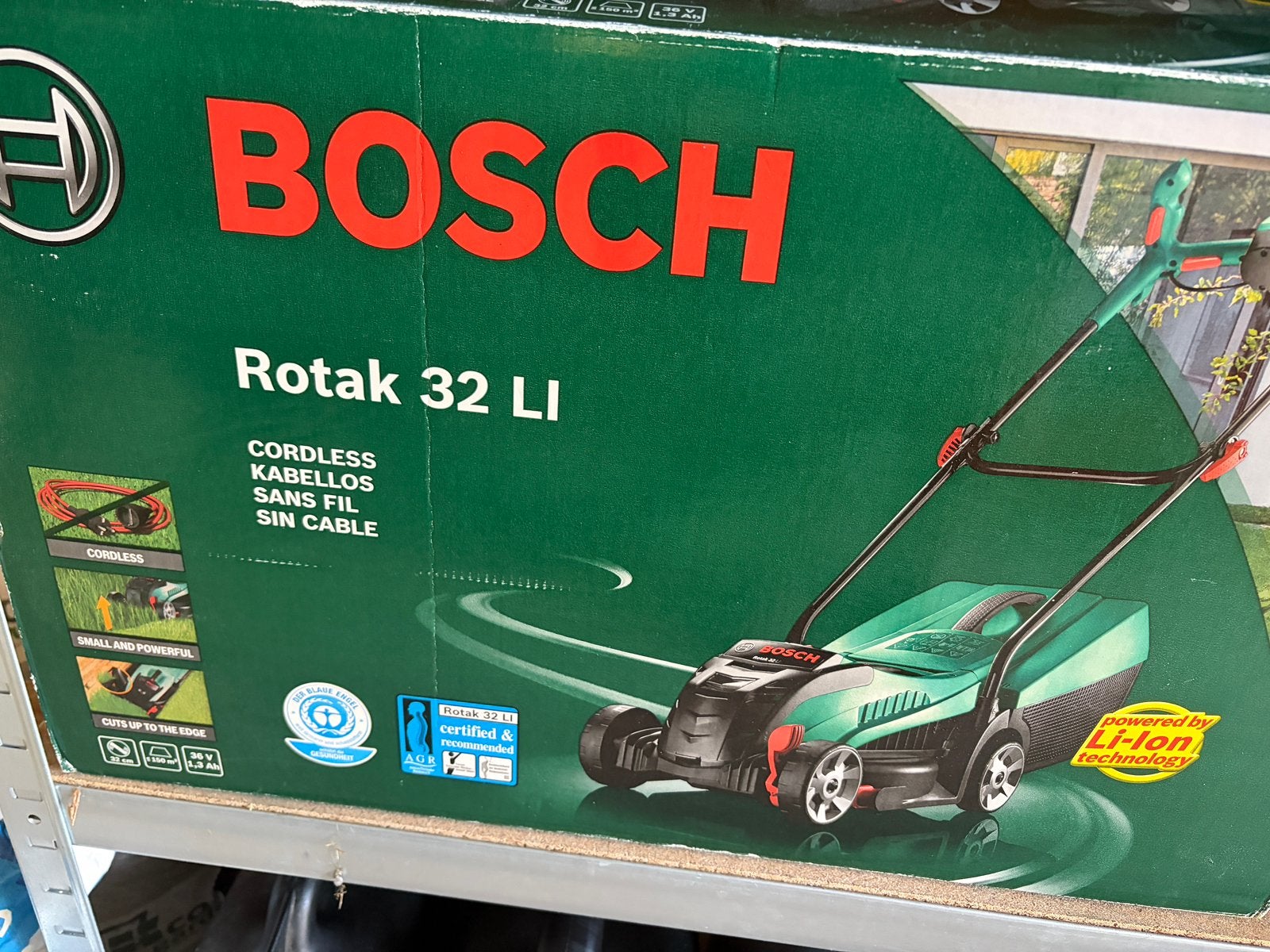 Splinternieuwe grasmaaier Bosch  rotak 32li incl lader/batt, Jardin & Terrasse, Neuf, 30 à 39 cm, Enlèvement, Bac de ramassage