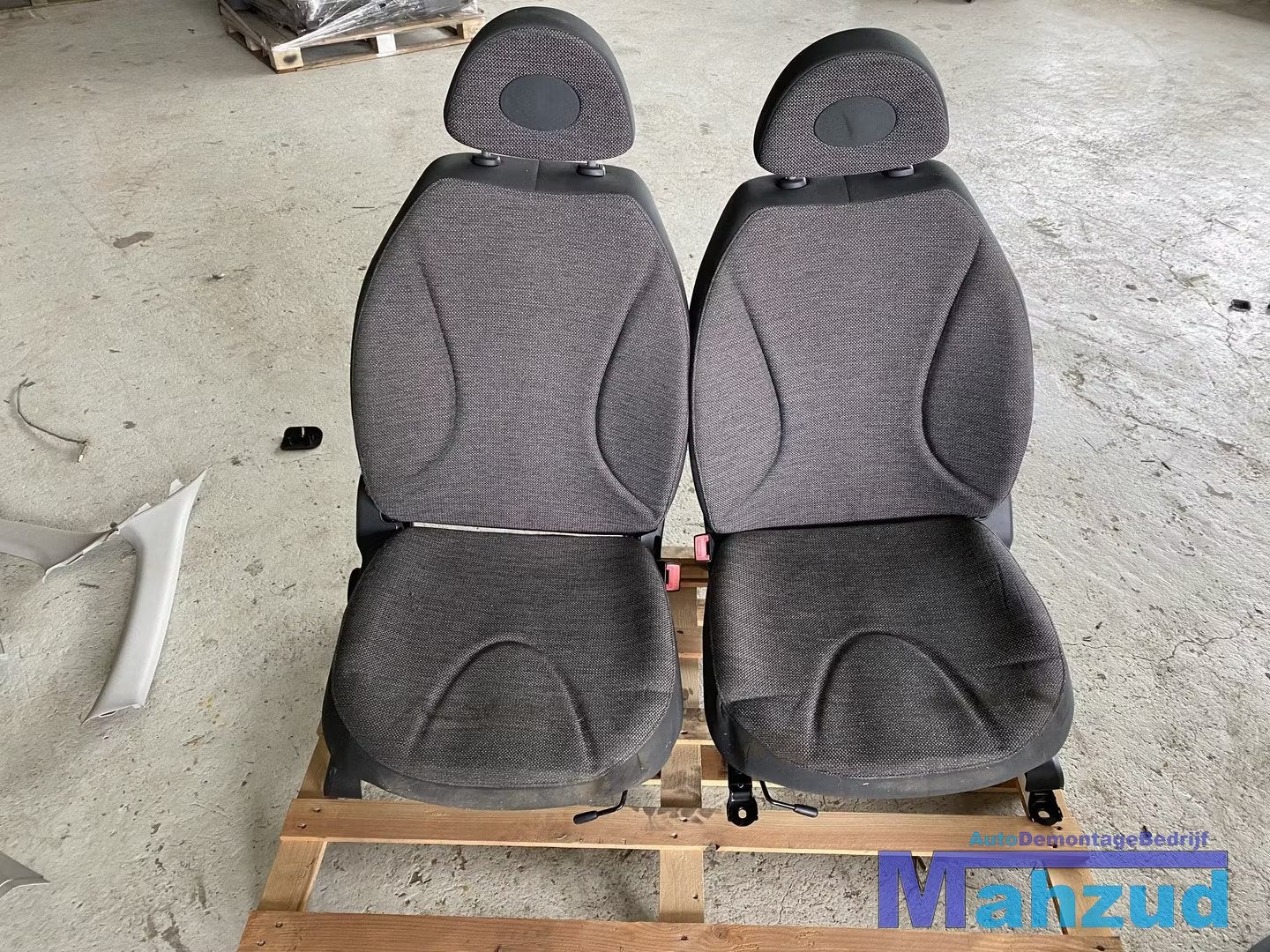 NISSAN MICRA 3 K12 5 deurs compleet interieur voorstoel bank, Auto-onderdelen, Takashima 1-chome 1-1
220-8686  Yokohama, NISSAN_SR@mail.nissan.co.jp