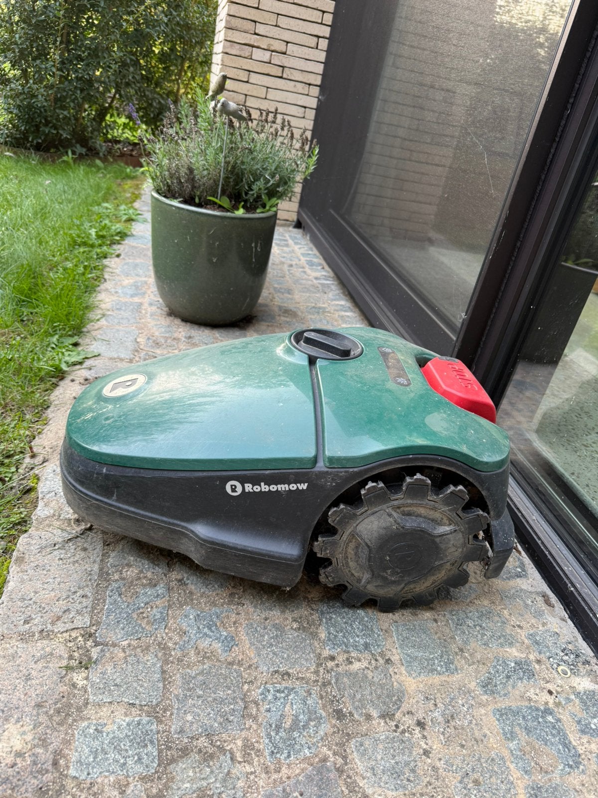 Robomow Edgecut met huisje, Ophalen of Verzenden, Gebruikt