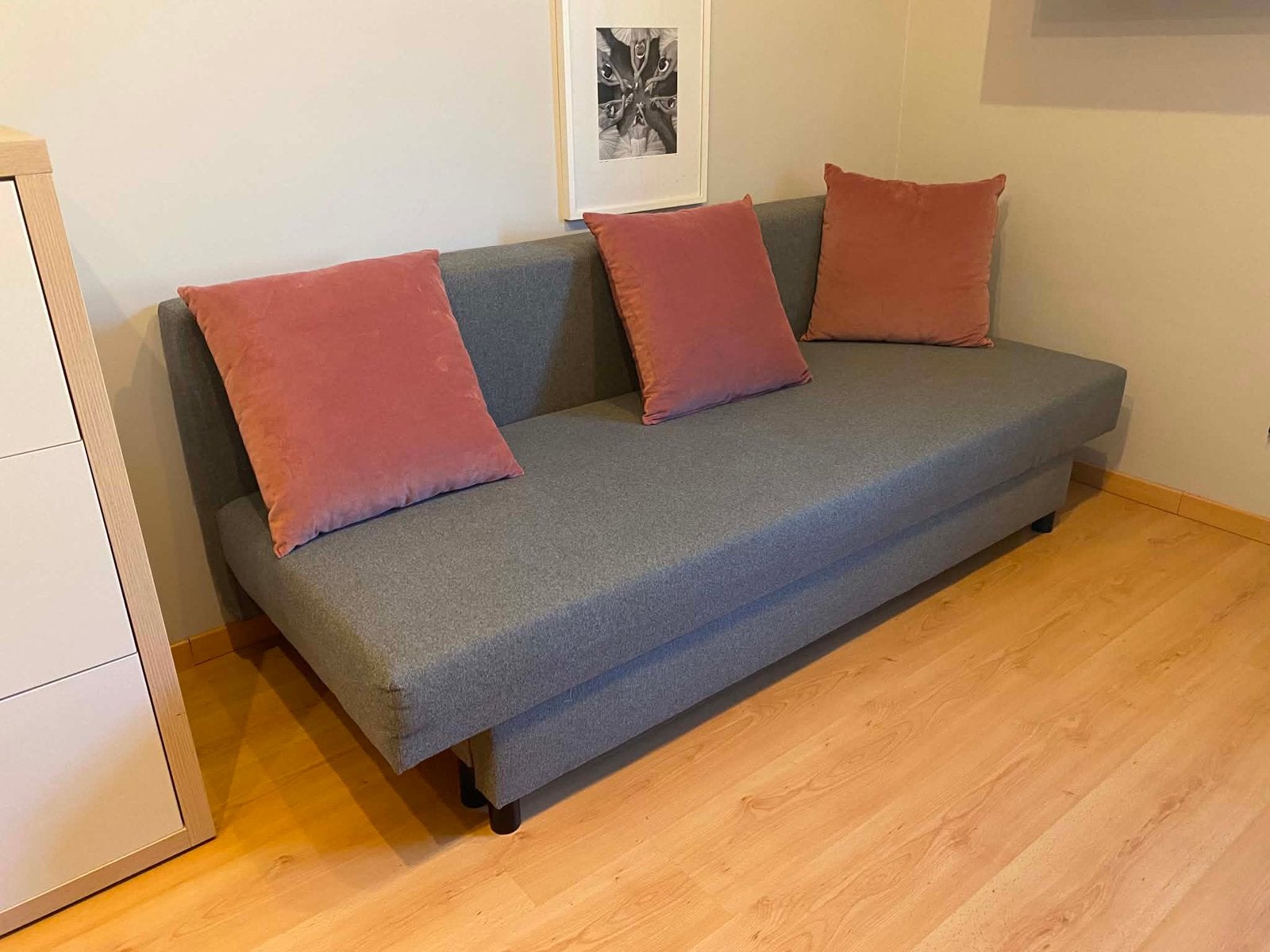 Asarum Slaapbank met slaapfunctie en opbergruimte/lichtgrijs, Huis en Inrichting, Ophalen, Zo goed als nieuw