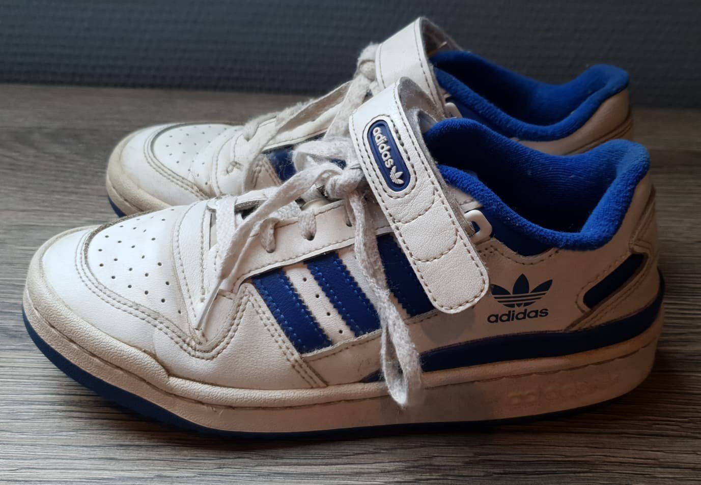 Pakket 2x Adidas Forum sneakers - maten 36 & 37,5, Enfants & Bébés, Adidas, Garçon ou Fille, Enlèvement ou Envoi, Utilisé