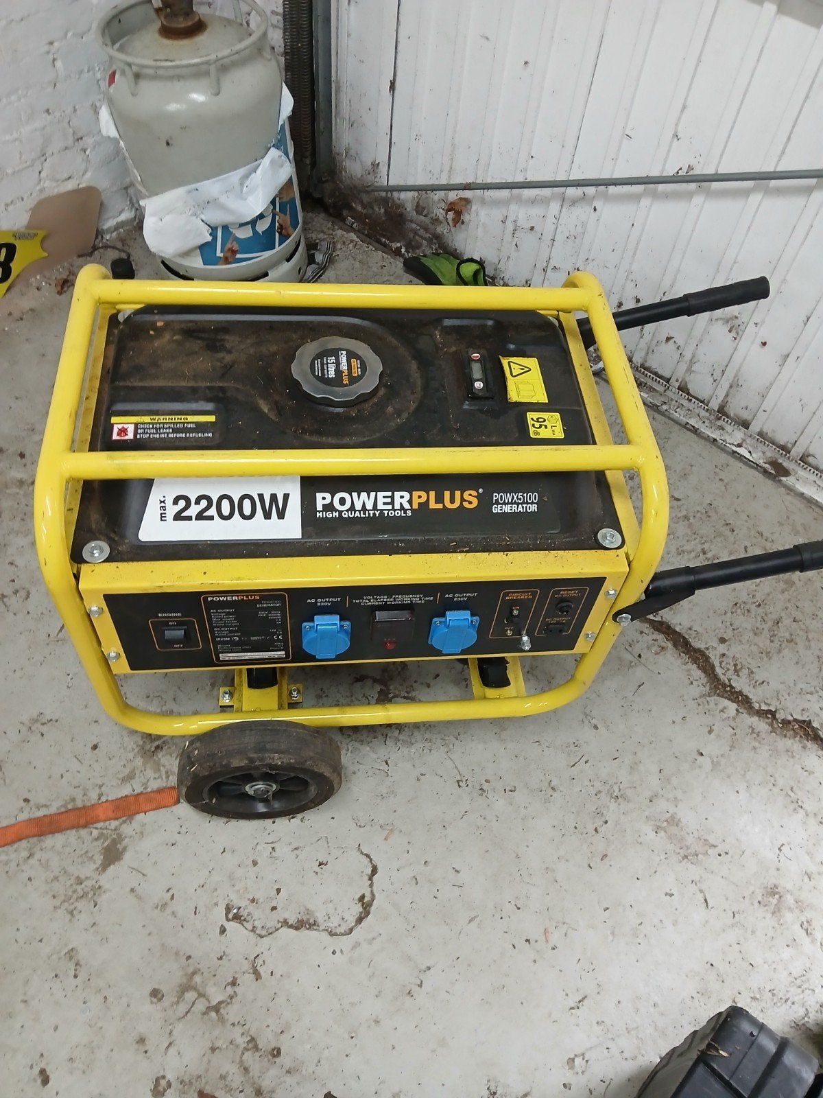 stroomgenerator, Doe-het-zelf en Bouw, Aggregaten, Ophalen, Zo goed als nieuw, Benzine