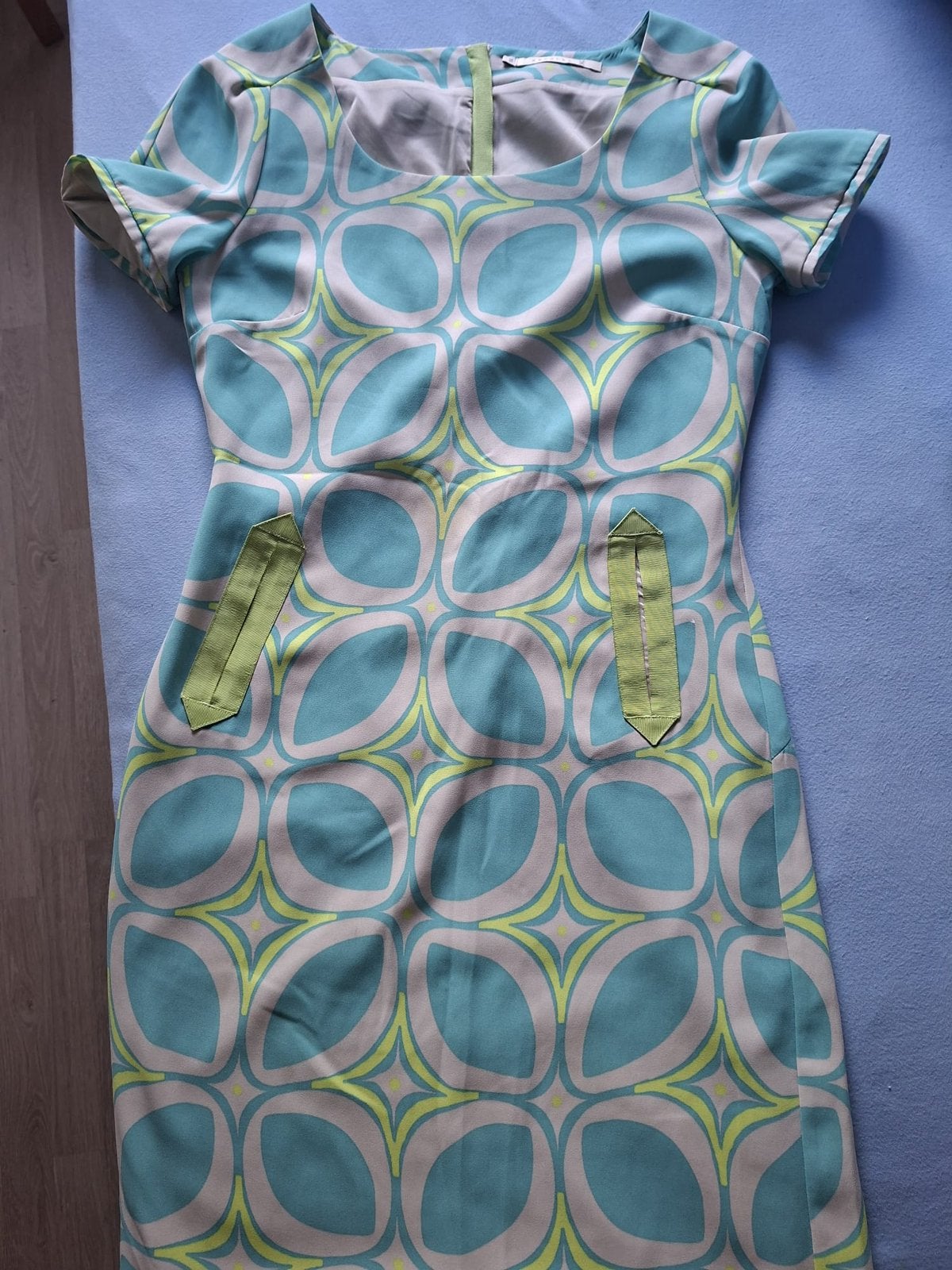 Robe Xandres à donner, Kleding | Dames, Ophalen, Nieuw, Maat 38/40 (M), Knielengte