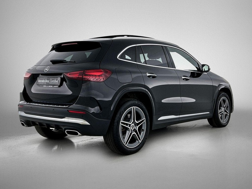 Mercedes-Benz GLA-klasse 250 e AMG Line | Panoramisch Dak |, Auto's, Stof, 16 kWh, Zwart, 5 zetels