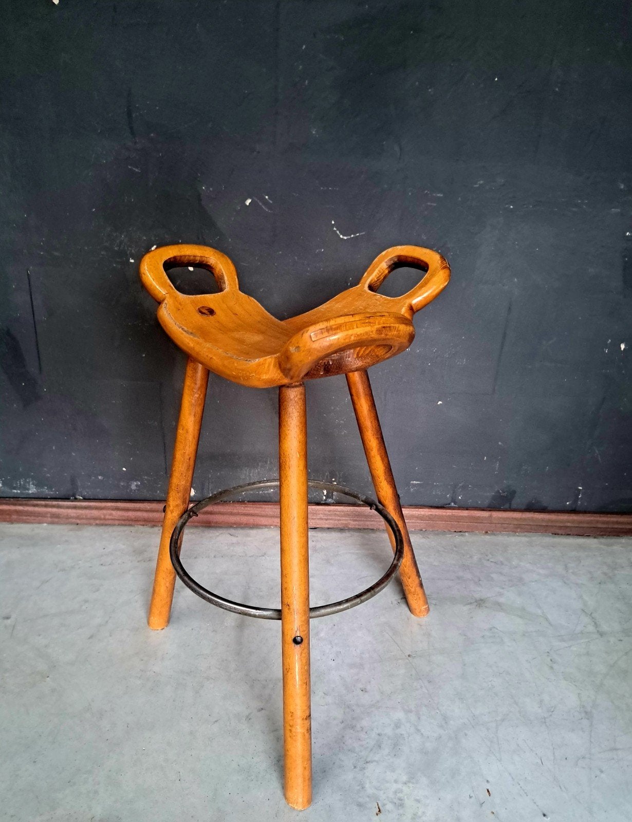 tabouret rétro brutaliste vintage Sergio Rodriguez, Enlèvement
