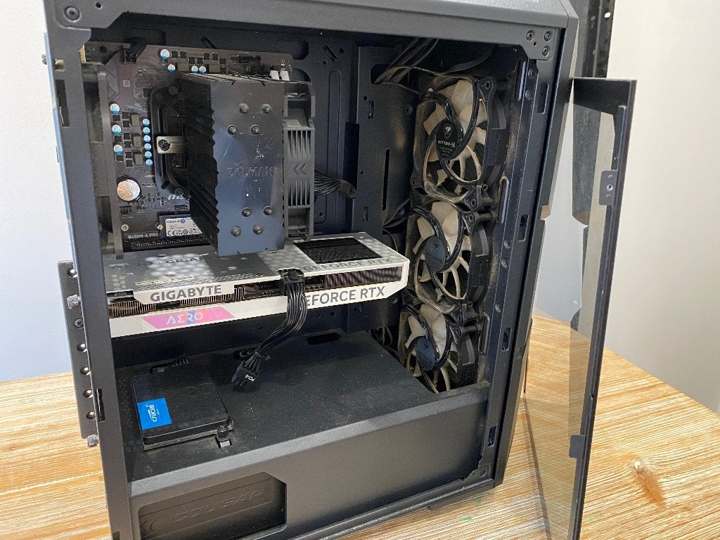 Ordinateur, Ophalen, Le pc est monté avec différentes marques, AMD Ryzen 5, Zo goed als nieuw