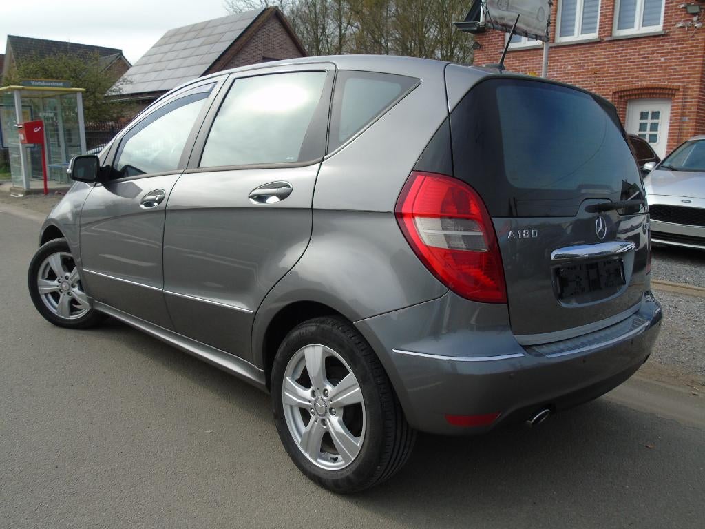 Mercedes A180 CDI Avantgarde *08/2011*Ohboekje*Leder *EURO 5, Auto's, Voorwielaandrijving, Euro 5, Zwart, 4 cilinders