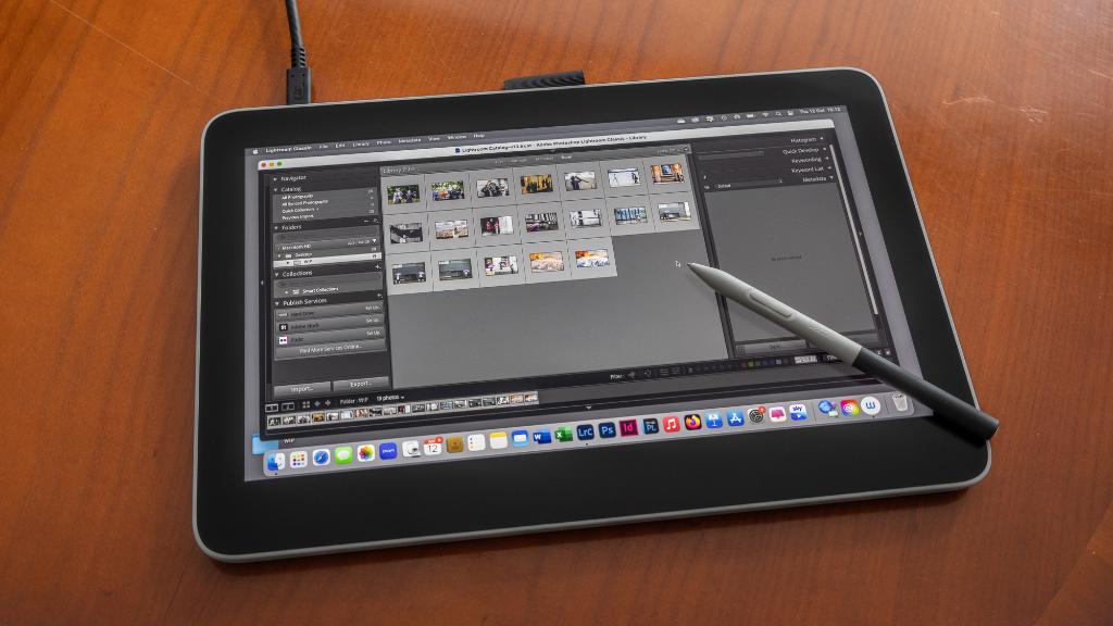 WACOM One 13 tekentablet + accessoires, Computers en Software, Ophalen, Multi-touch, Zo goed als nieuw, Wacom