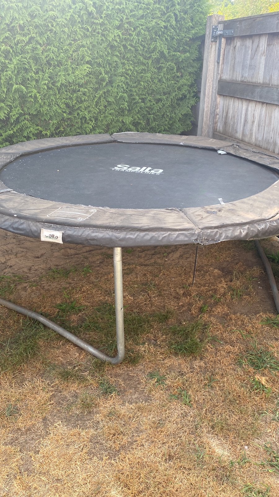 Gratis trampoline salta, Kinderen en Baby's, Speelgoed | Buiten | Trampolines, Ophalen, Gebruikt