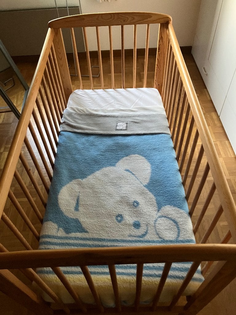 Babybedje met zo goed als nieuw  matrasje! 80€, Kinderen en Baby's, Ophalen, Zo goed als nieuw, Lattenbodem