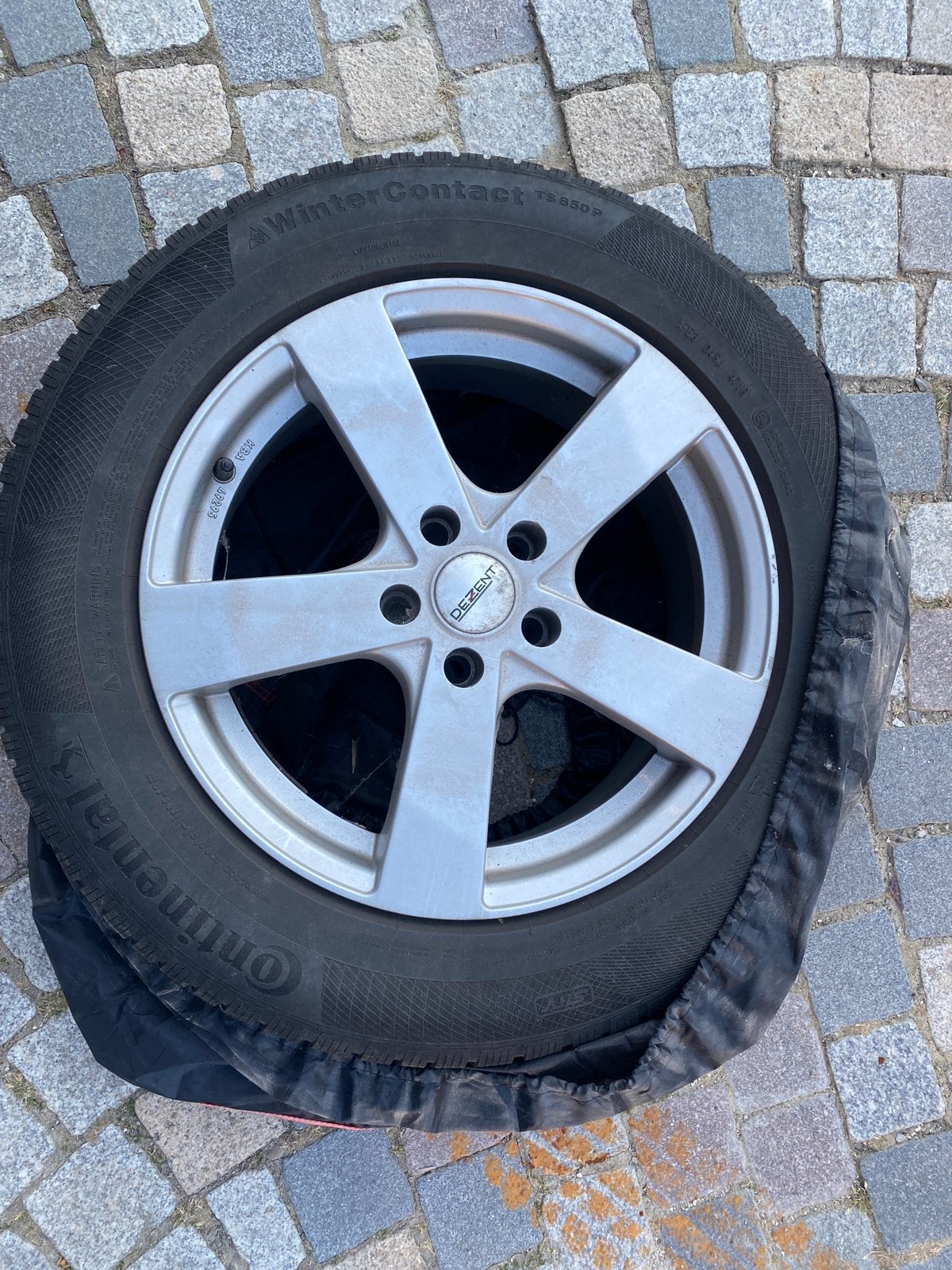 Winterbanden continental op velg, Auto-onderdelen, Banden en Velgen, Ophalen, Winterbanden